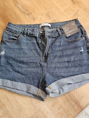 Womens denim "Turn Up" shorts. Denim Co Size 14 Primary Cares Blue